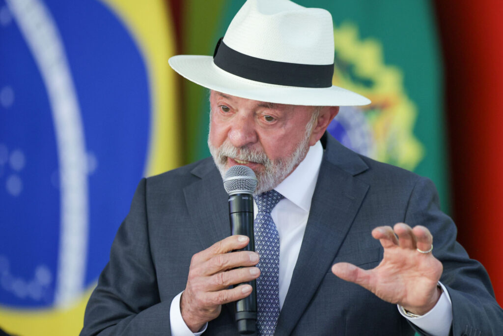 vida-das-mulheres-e-“mais-grave”-por-dupla-jornada-de-trabalho,-diz-lula