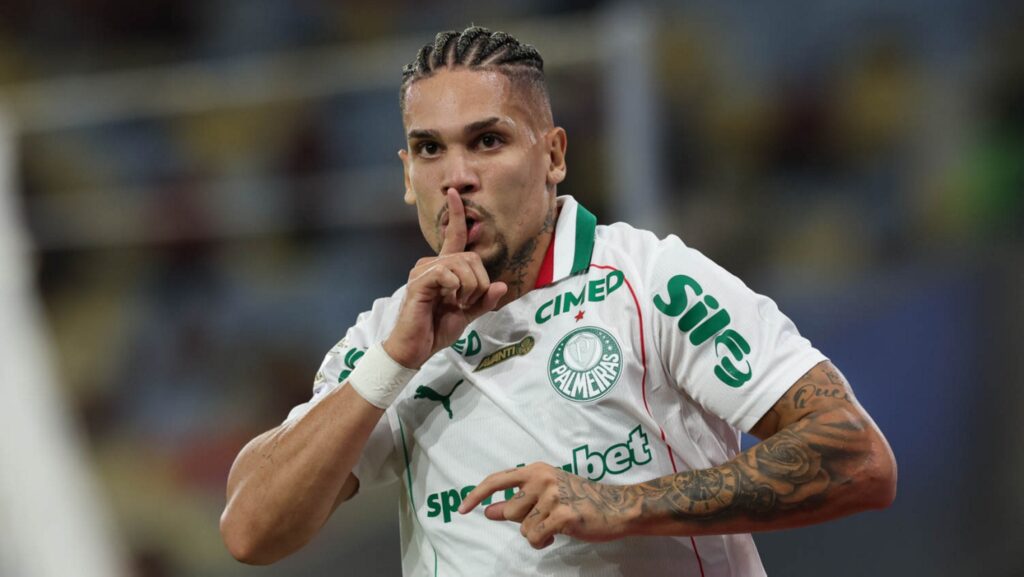 paulinho-e-denunciado-pelo-stjd-por-comemoracao-contra-o-flamengo