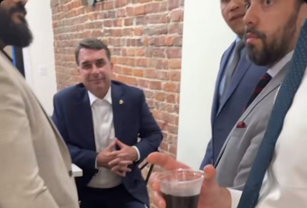 a-comemoracao-de-flavio-em-washington-apos-o-encontro-com-trump