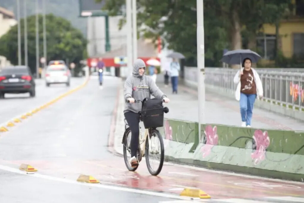 clima:-frente-fria-avanca-pelo-sudeste-e-tempo-estabiliza-no-sul;-veja