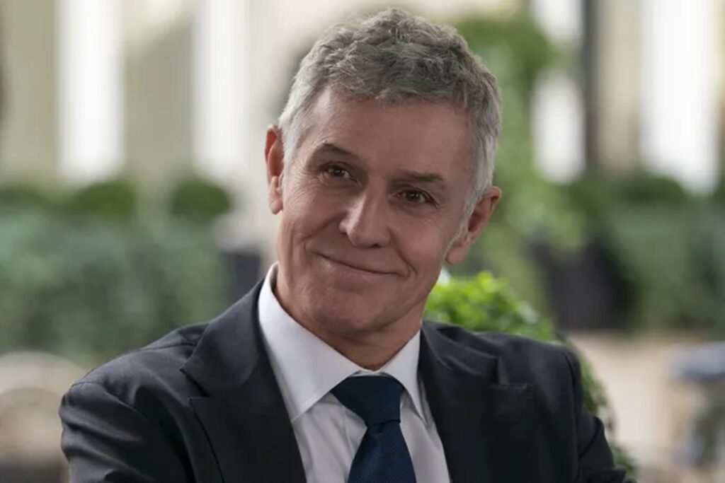 morre-pierre-deny,-ator-frances-de-emily-in-paris