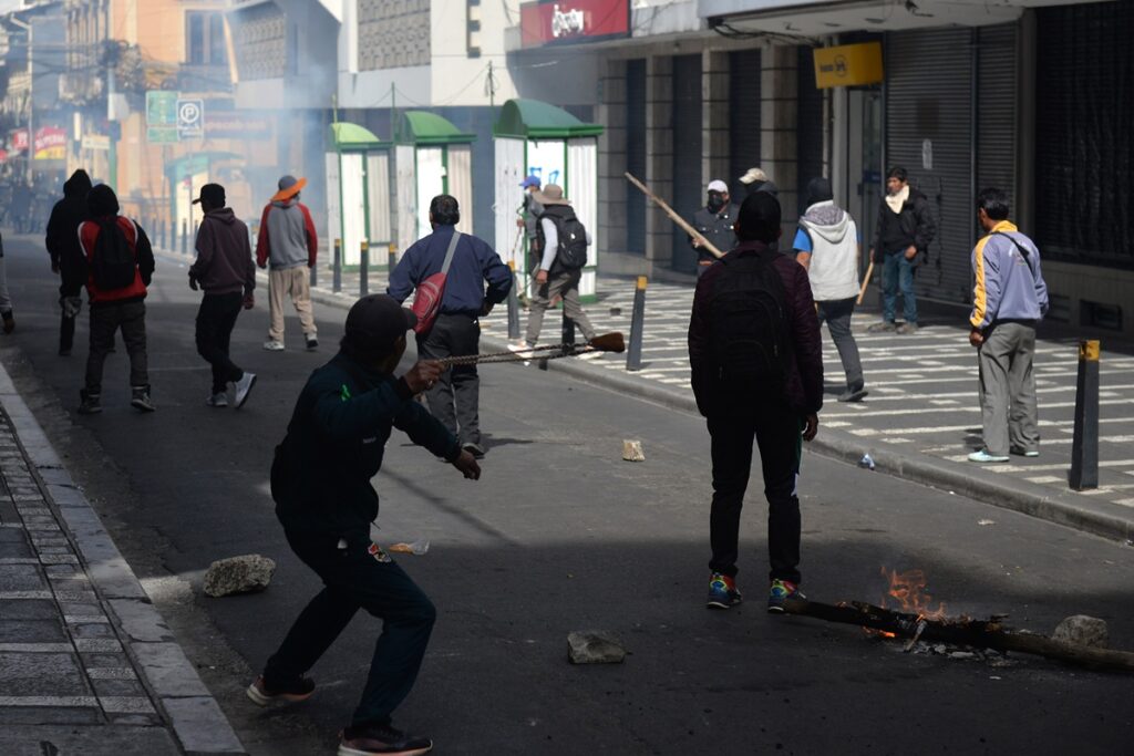 bolivia:-congresso-aciona-forcas-armadas-para-conter-protestos