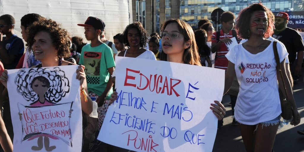 CCJ adia novamente análise de PEC sobre redução da maioridade penal ccj-adia-novamente-analise-de-pec-sobre-reducao-da-maioridade-penal