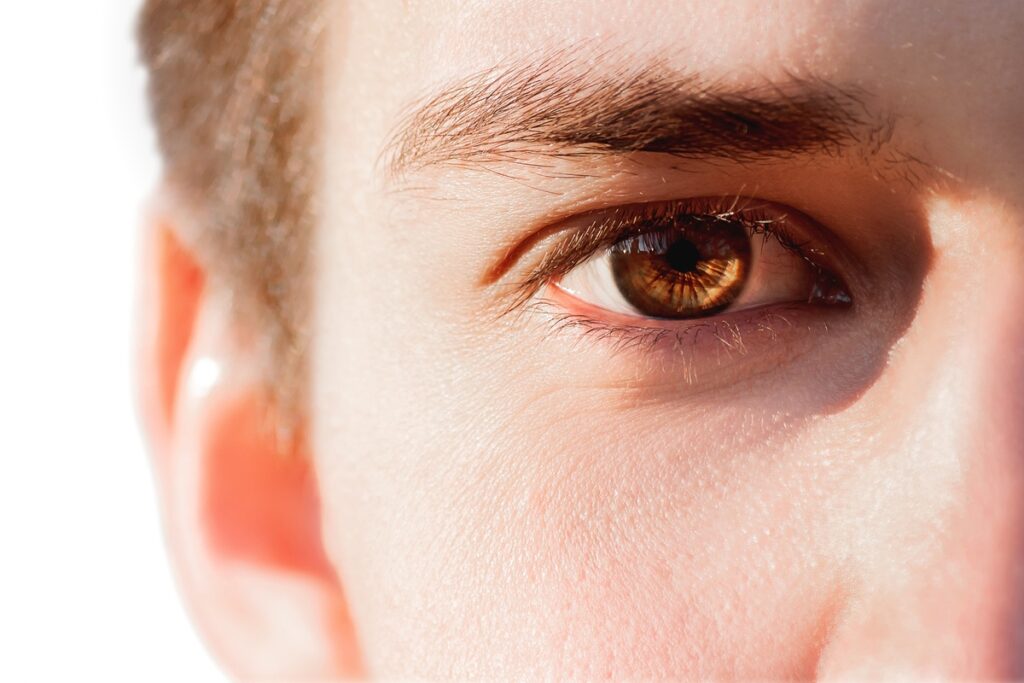 avc-ocular:-oftalmologista-explica-por-que-visao-pode-sumir-de-repente