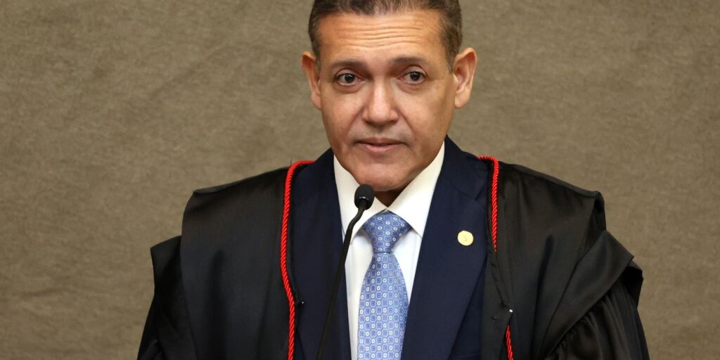 Nunes pede parecer da PGR sobre revisão da condenação de Bolsonaro nunes-pede-parecer-da-pgr-sobre-revisao-da-condenacao-de-bolsonaro