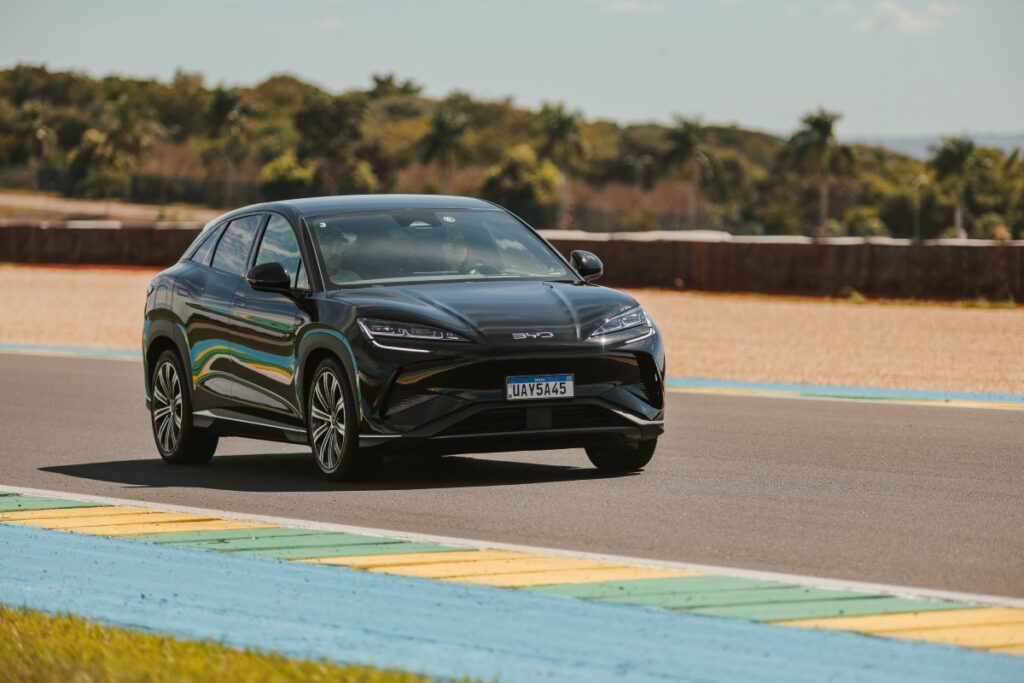 byd-sealion-7-chega-ao-brasil-e-marca-nova-fase-da-fabricante-chinesa