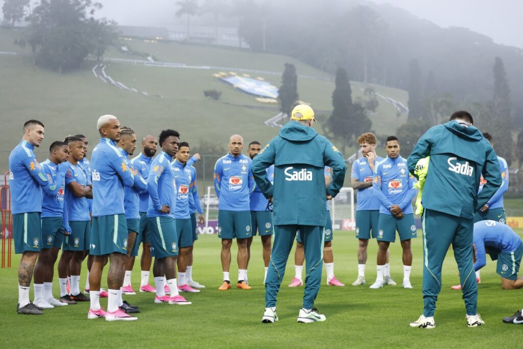 veja-como-foi-a-apresentacao-da-selecao-brasileira-na-granja-comary