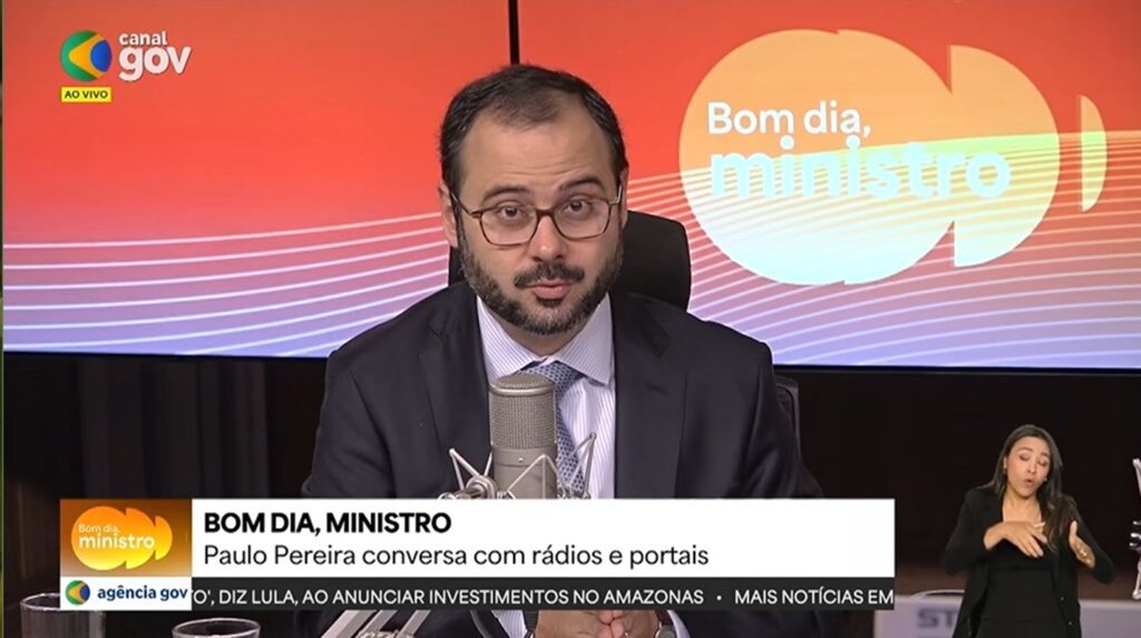 governo-estuda-como-facilitar-adaptacao-ao-fim-da-6×1,-diz-ministro