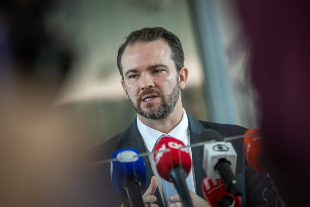 carbono-oculto:-durigan-diz-que-foco-e-na-“asfixia-financeira”