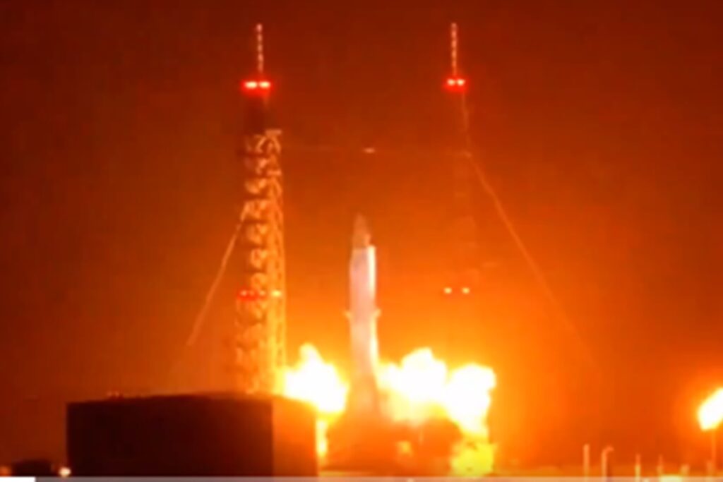 foguete-da-blue-origin-explode-em-teste-na-plataforma-de-lancamento.-video