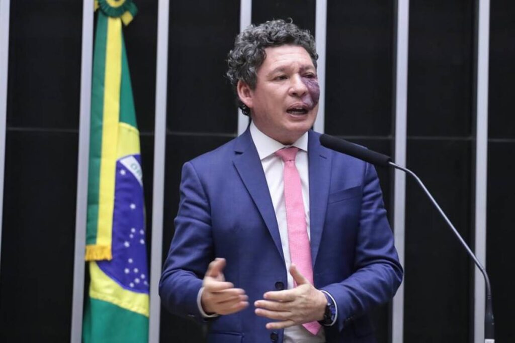 sem-pacheco,-pt-avalia-lancar-autor-da-pec-6×1-ao-governo-de-mg