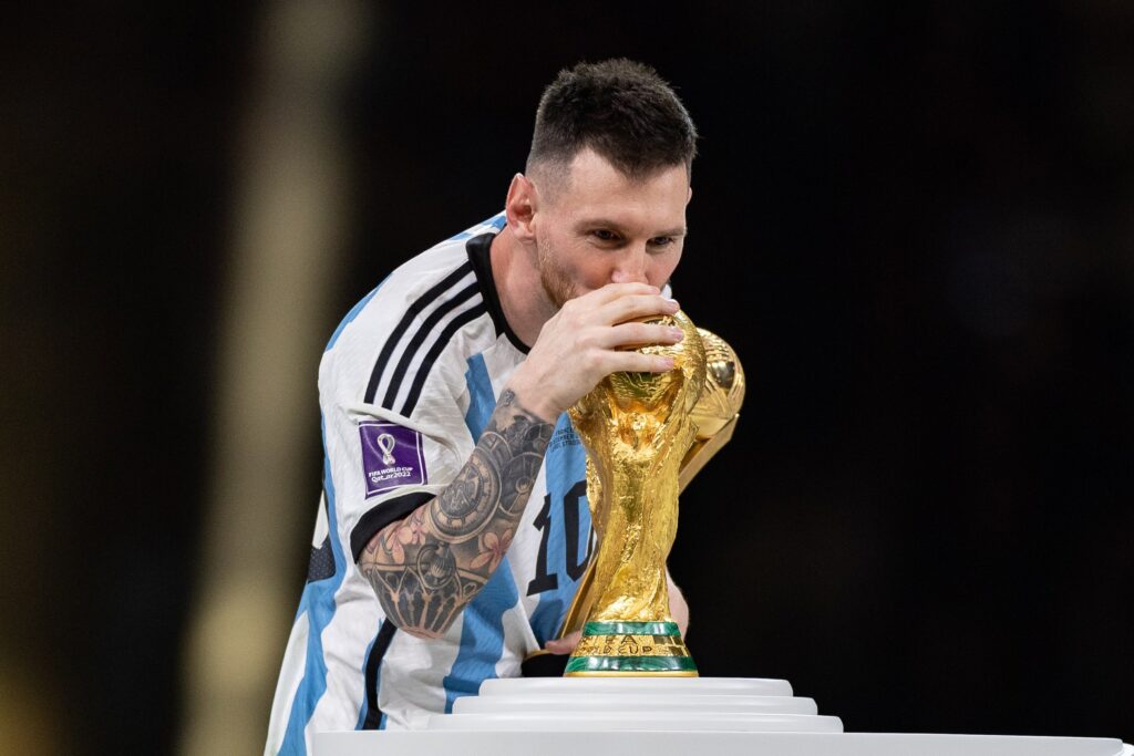 base-mantida:-argentina-convoca-65,38%-dos-jogadores-campeoes-em-2022