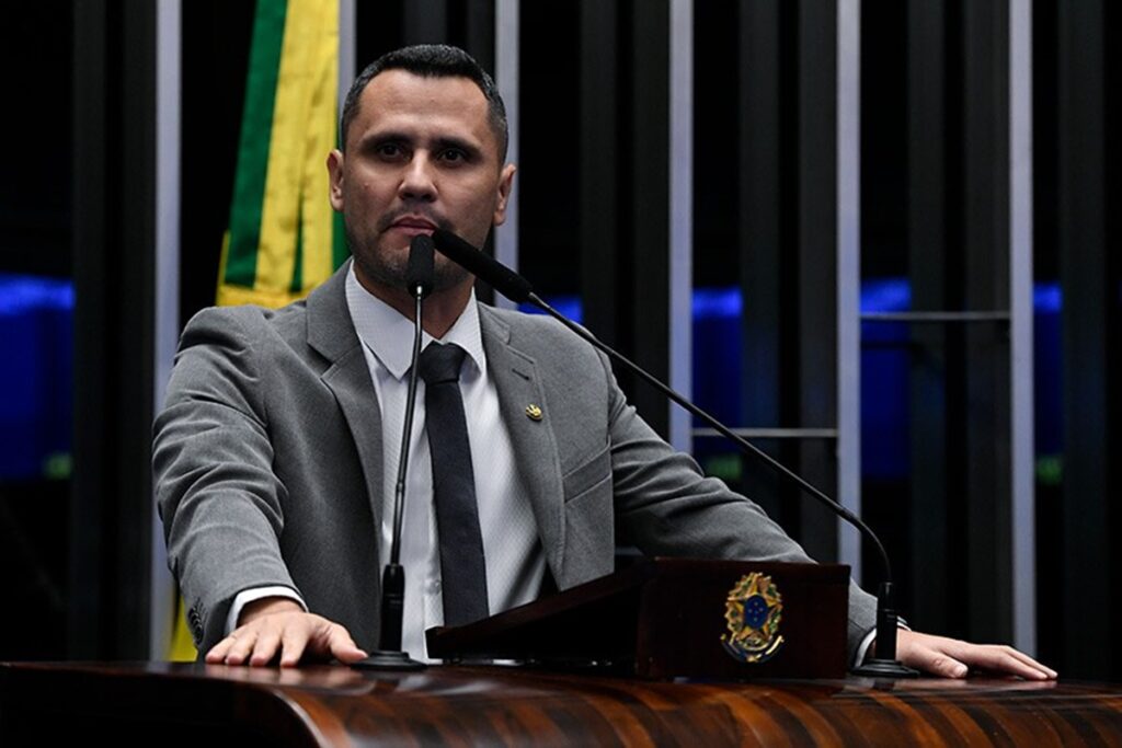 cleitinho-elogia-flavio-apos-ofensiva-dos-eua-contra-pcc-e-cv