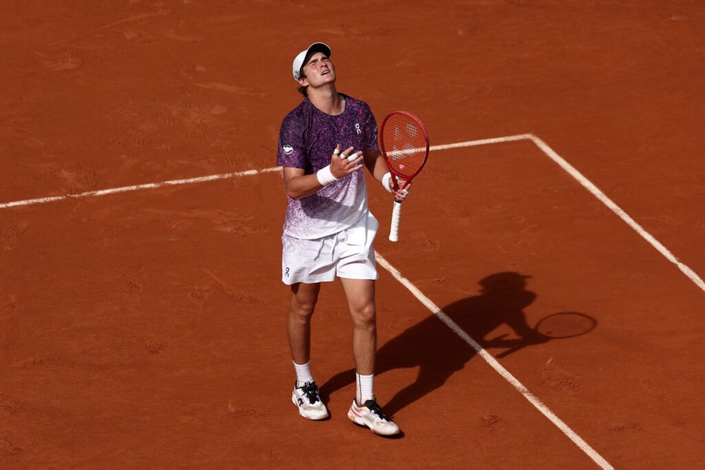 diante-de-djokovic,-joao-fonseca-faz-partida-mais-longa-da-carreira