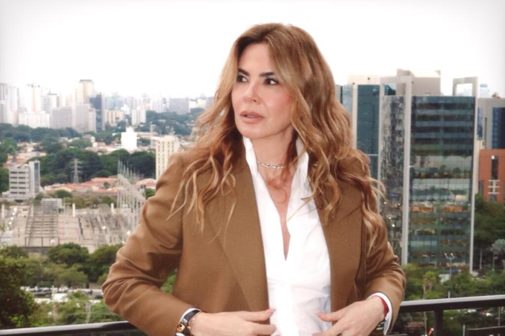 luciana-gimenez-revela-dificuldades-apos-deixar-a-tv:-“desafiador”