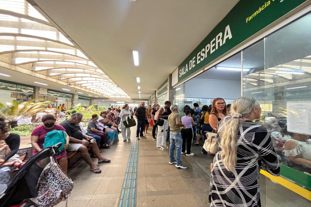 tcdf-pede-explicacoes-a-saude-sobre-fila-na-farmacia-de-alto-custo