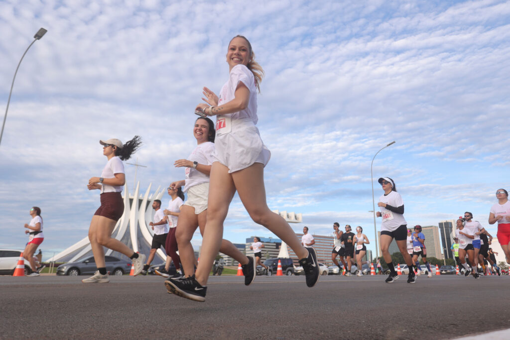 metropoles-endurance-–-corrida:-confira-exercicios-para-aquecimento.-faca-sua-inscricao!