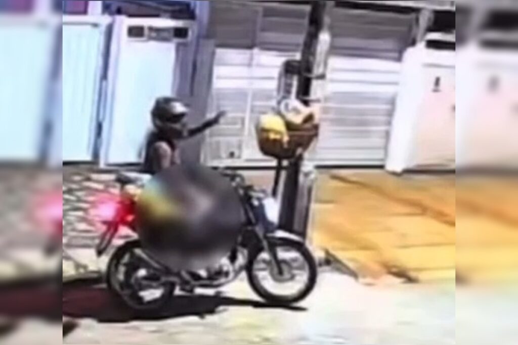 “tarado-do-capacete”:-homem-flagrado-se-masturbando-em-rua-e-preso.-veja-video