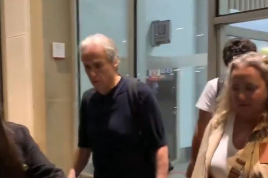 jorge-jesus-desembarca-no-rio-para-acompanhar-flamengo-no-maracana.-assista-ao-video