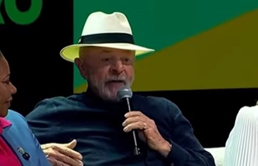 lula-lanca-tela-brasil-e-exalta-papel-da-cultura:-“tenho-uma-patria”