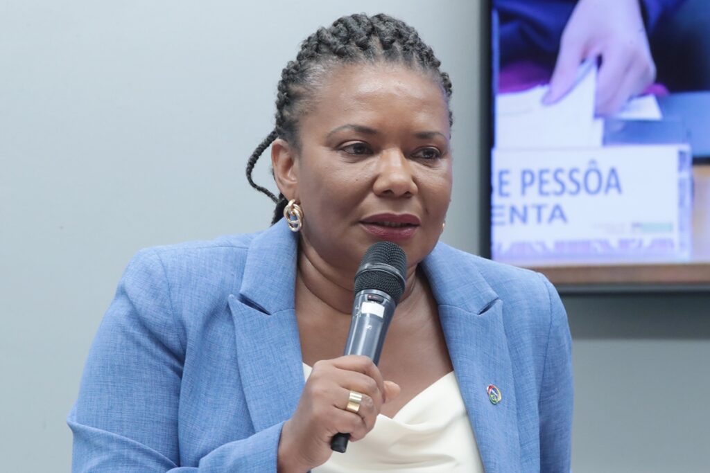 margareth-menezes-diz-que-tela-brasil-dispensa-“produtora-de-mentira”.-veja-video