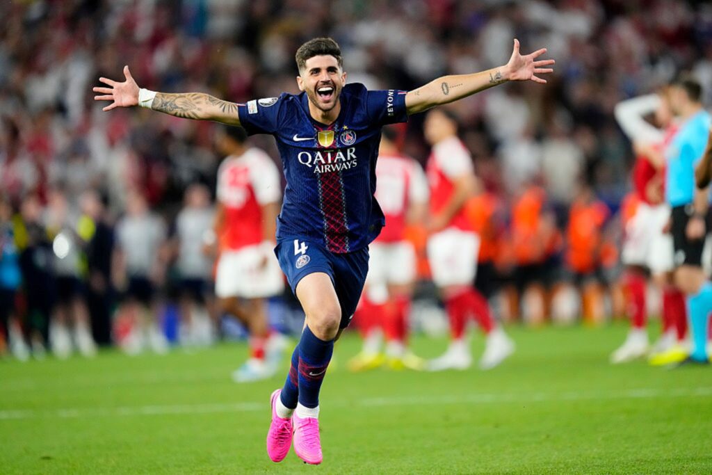 beraldo-se-torna-brasileiro-mais-jovem-a-vencer-duas-champions-league