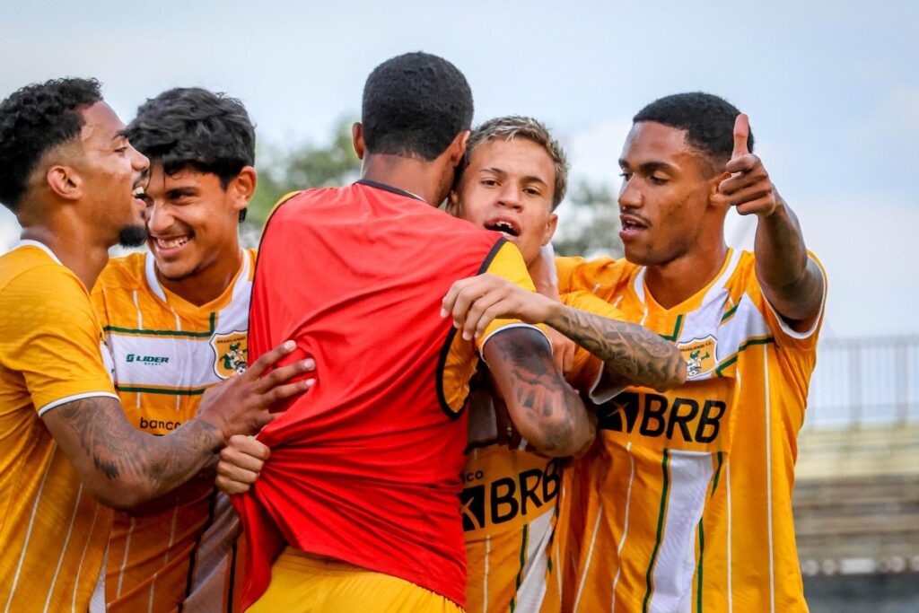 brasiliense-goleia-por-4-x-0-e-se-mantem-invicto-no-candangao-sub-20