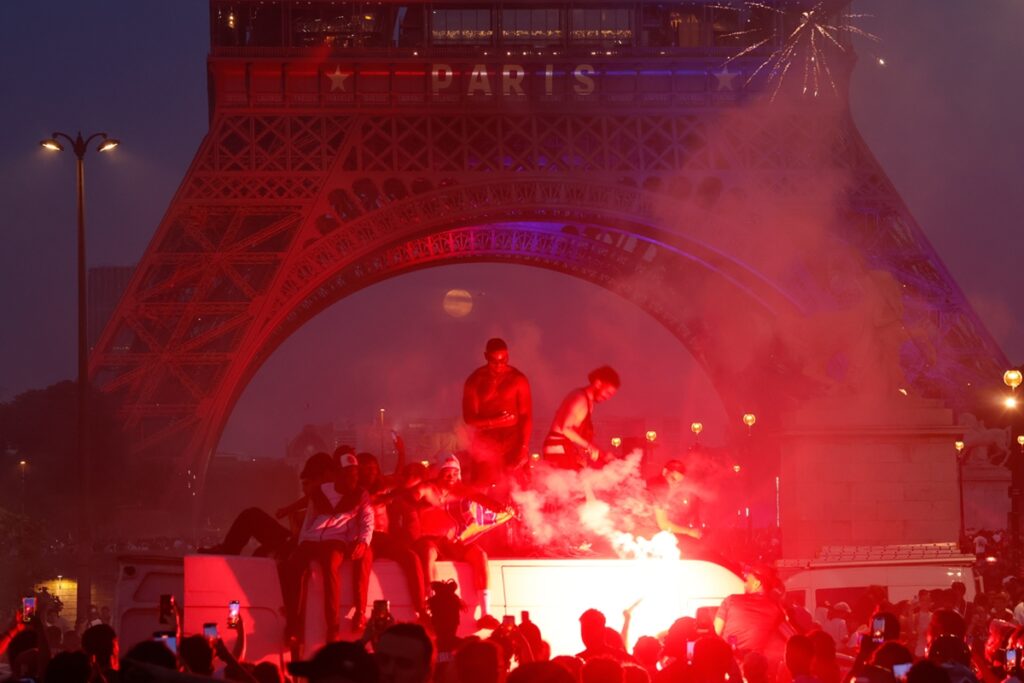 torcedores-do-psg-sao-presos-apos-confusao-em-festa-do-titulo-da-champions