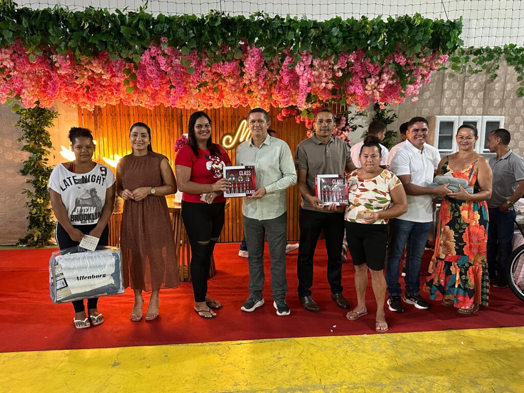 Prefeito Salatiel Magalhães promove festa em homenagem ao Dia das Mães com sorteio de brindes e super bingão