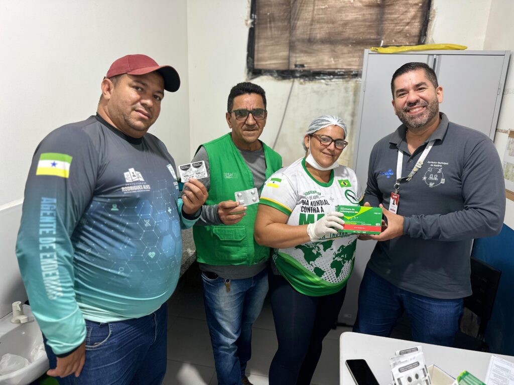 Gestão do prefeito Salatiel e Neto do Jamilson implanta novo medicamento infantil contra malária em comunidade ribeirinha de Rodrigues Alves