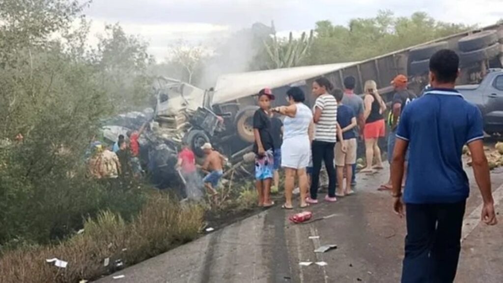 ba:-caminhoneiro-envolvido-em-tragedia-com-16-mortos-na-br-116-e-preso