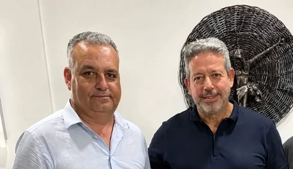 lira-e-gaspar-selam-alianca-e-lancam-chapa-ao-senado-por-alagoas