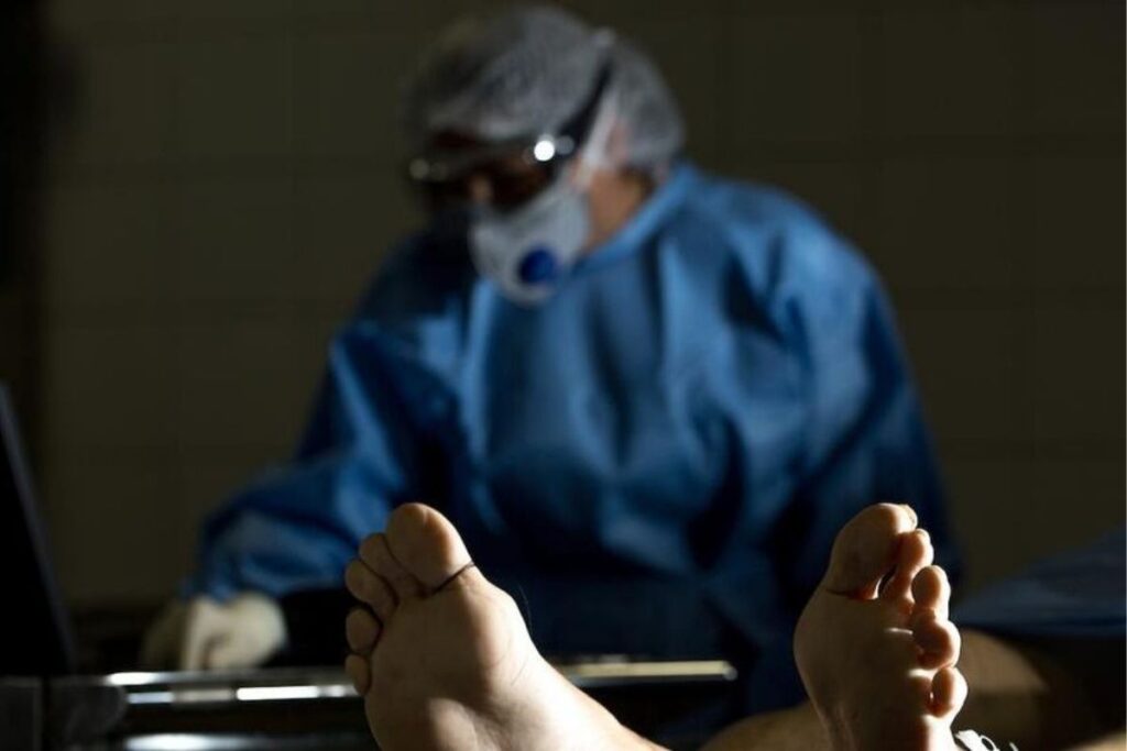 idoso-morre-em-hospital-e-familia-espera-3-dias-para-receber-corpo