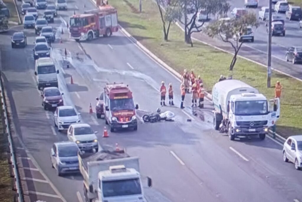 motociclista-morre-apos-grave-acidente-envolvendo-carro-e-caminhao