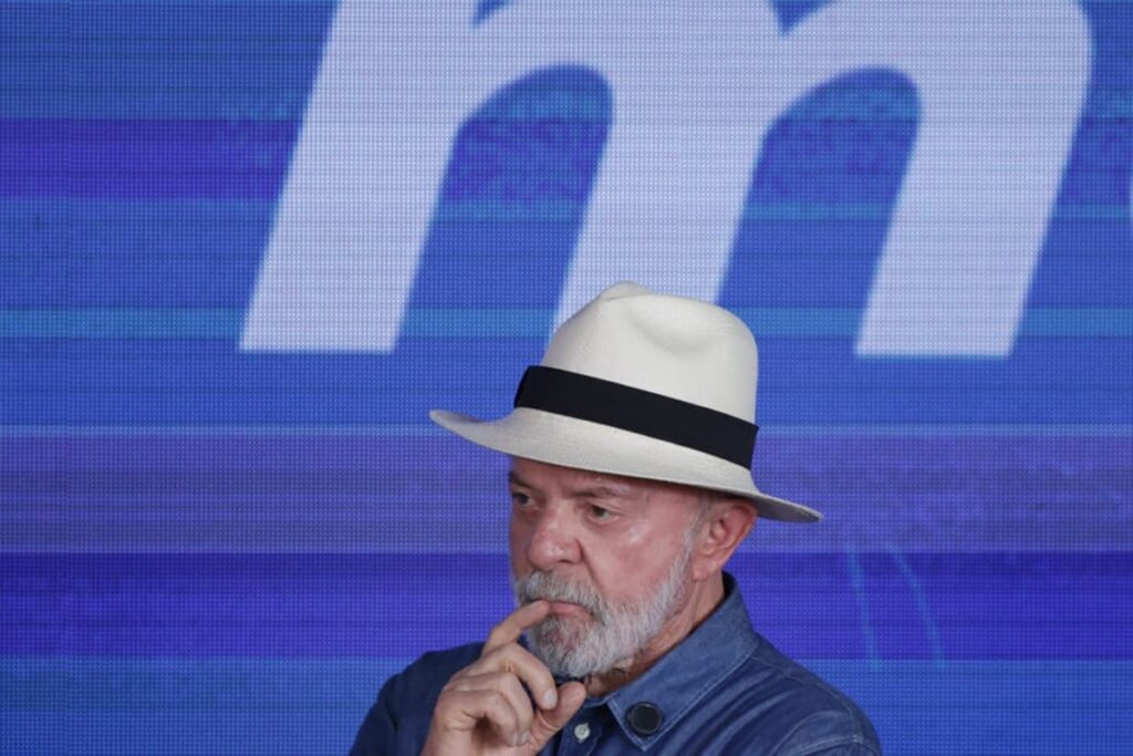 indignados,-ministros-de-lula-reagem-a-novo-tarifaco-dos-eua-e-marcam-reunioes