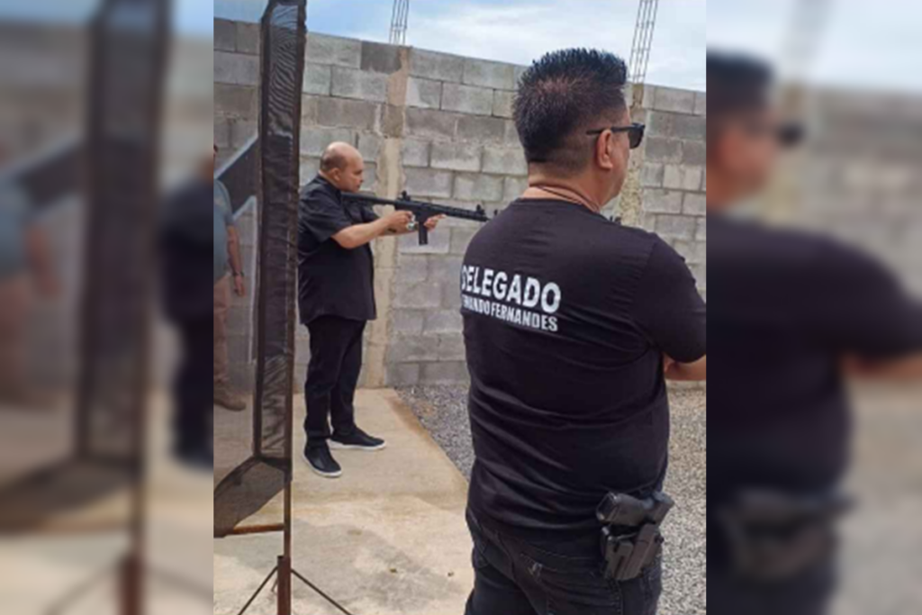 ibaneis-surge-com-rifle-ao-lado-de-delegado:-“acertei-o-alvo-de-primeira”