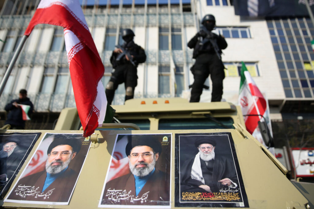 khamenei-tera-funeral-de-estado-de-3-dias,-meses-apos-assassinato