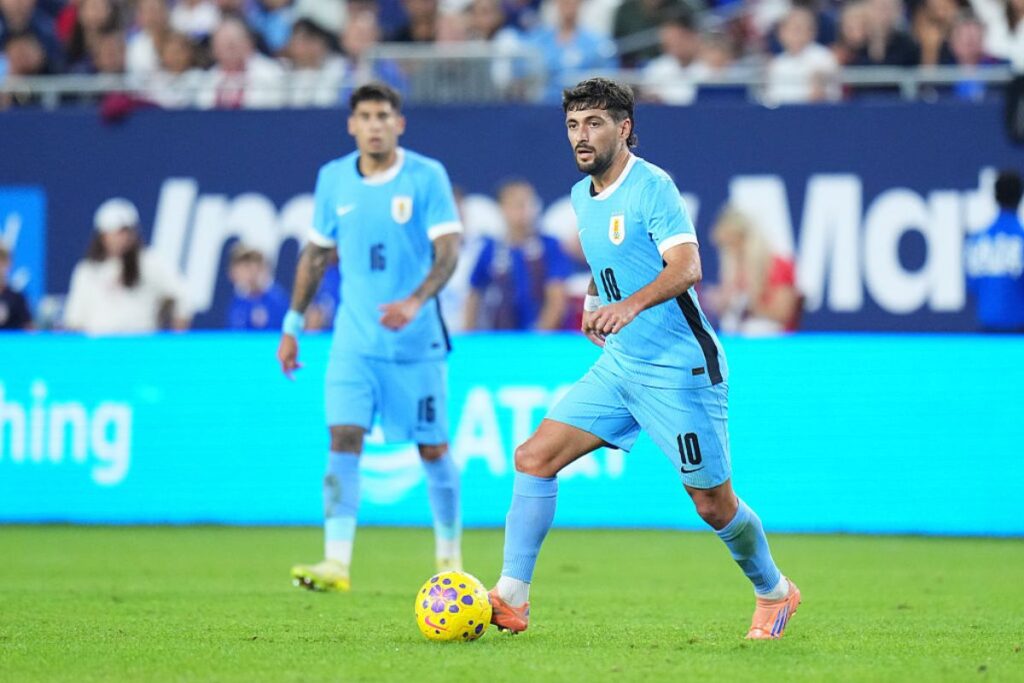 associacao-de-futebol-do-uruguai-se-pronuncia-apos-lesao-de-arrascaeta