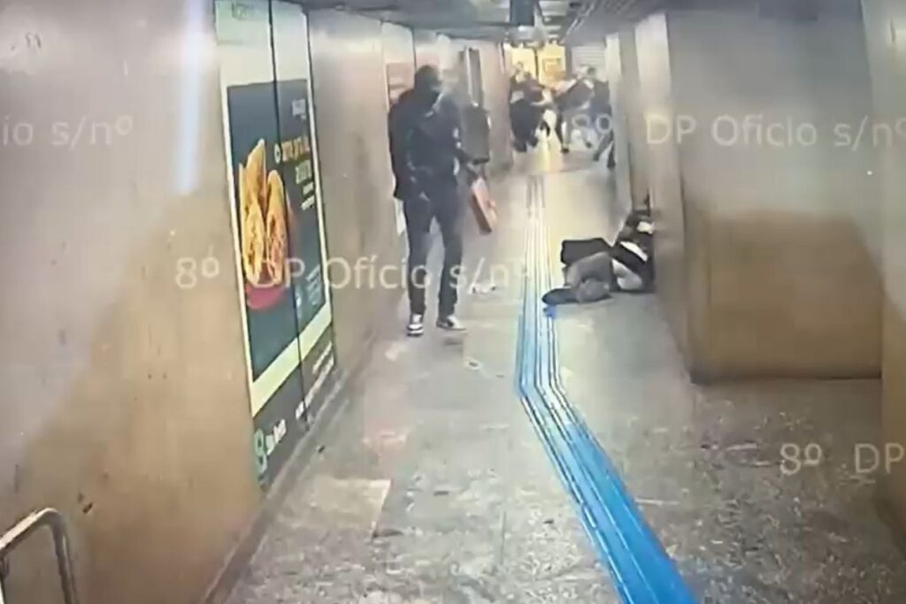 camera-flagra-acao-de-criminosos-e-reacao-com-tiros-em-metro-de-sp.-veja-video