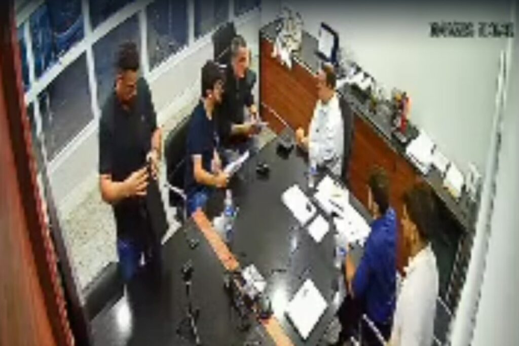 “um-protegendo-o-outro”:-visita-de-vereador-a-empresa-motivou-operacao.-veja-video