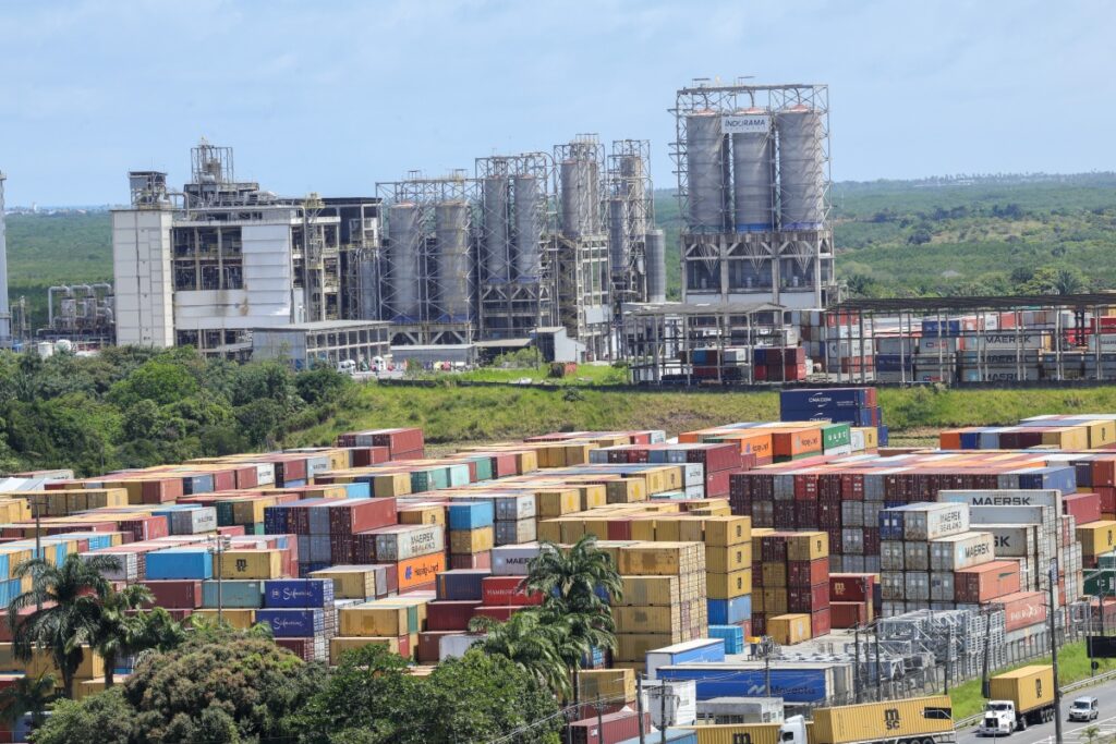 balanca-comercial-tem-superavit-de-us$-7,8-bilhoes-em-maio