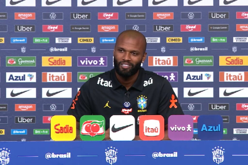 igor-thiago-celebra-auge-na-selecao-e-fala-sobre-briga-na-titularidade