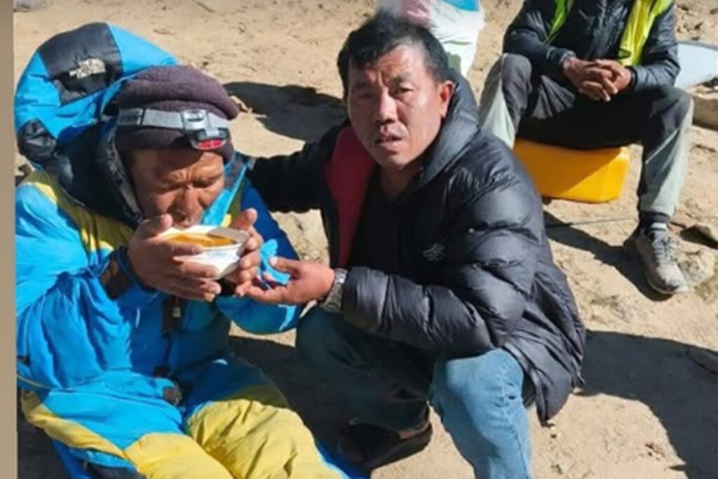 guia-desaparecido-e-encontrado-no-monte-everest-apos-6-dias:-“milagre”