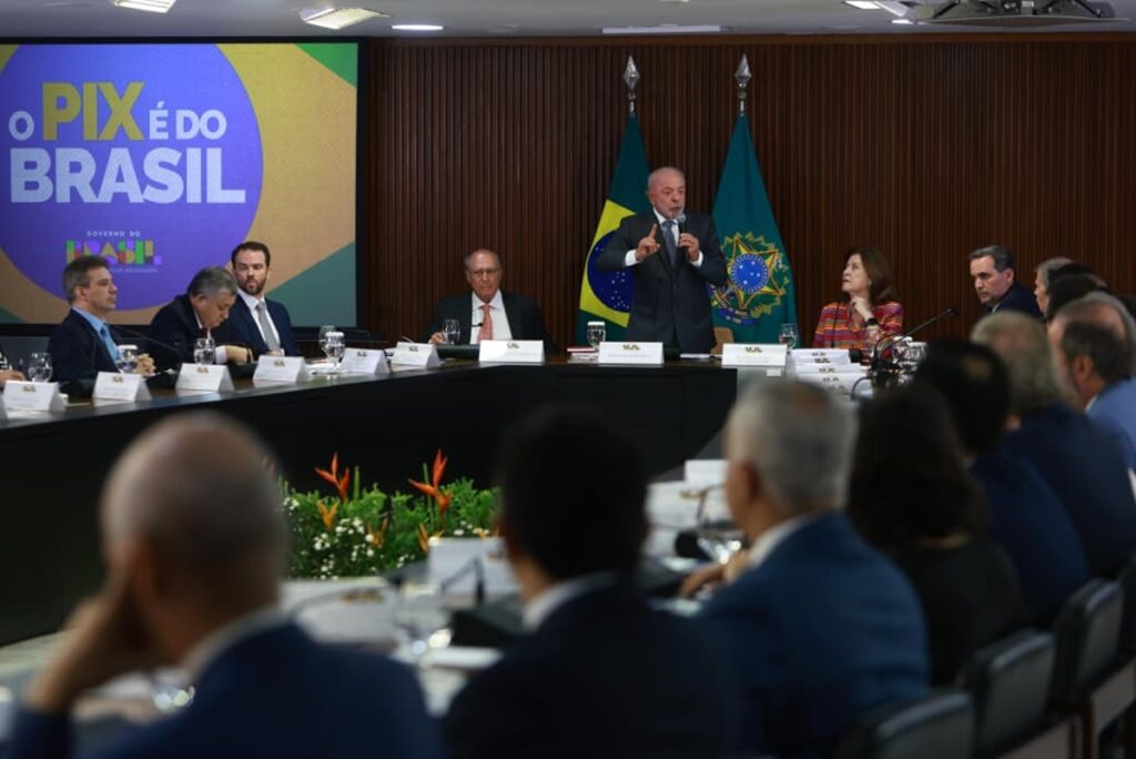 lula-peita-trump-e-avisa:-o-brasil-nao-vai-se-curvar