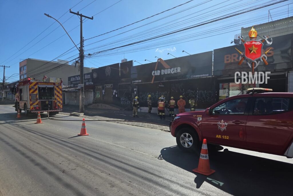 incendio-atinge-cozinha-de-hamburgueria-no-df-e-mobiliza-bombeiros