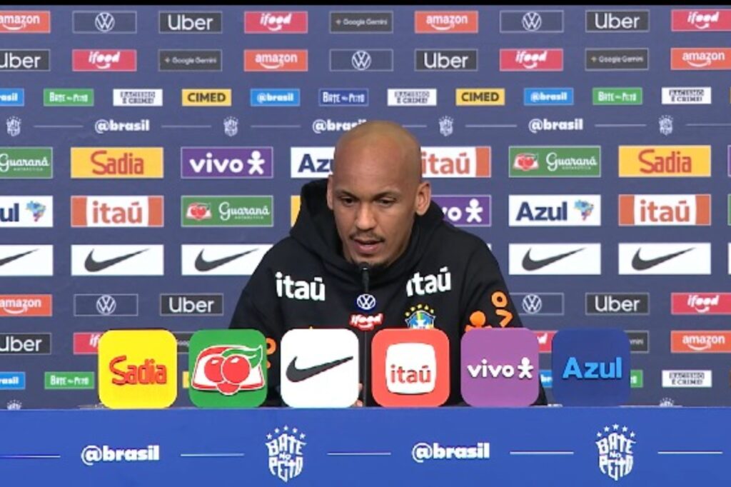 fabinho-defende-intensidade-apos-entrada-de-casemiro-em-endrick