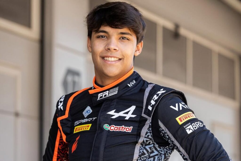 conheca-pedro-clerot,-unico-piloto-brasileiro-na-formula-3