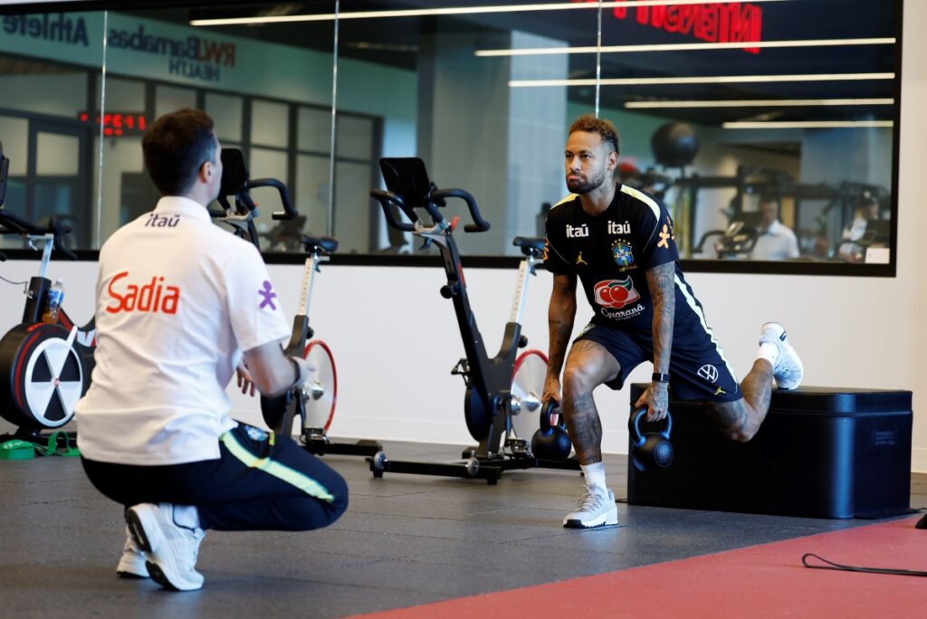 com-neymar-na-academia,-brasil-realizou-dois-treinos-nesta-quinta
