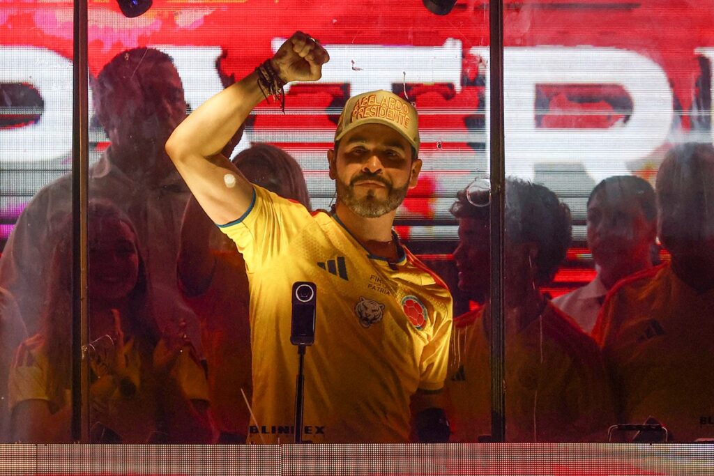 justica-proibe-candidato-colombiano-de-usar-camisa-da-selecao-em-campanha
