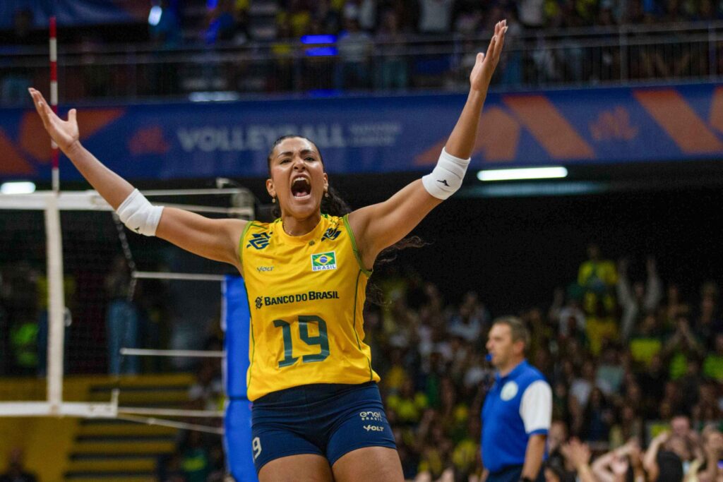 com-casa-cheia,-brasil-vence-a-republica-dominicana-na-liga-das-nacoes